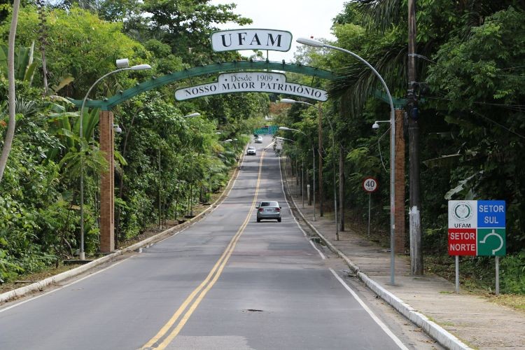 ufam-fachada-foto-william-costa-portal-amazonia