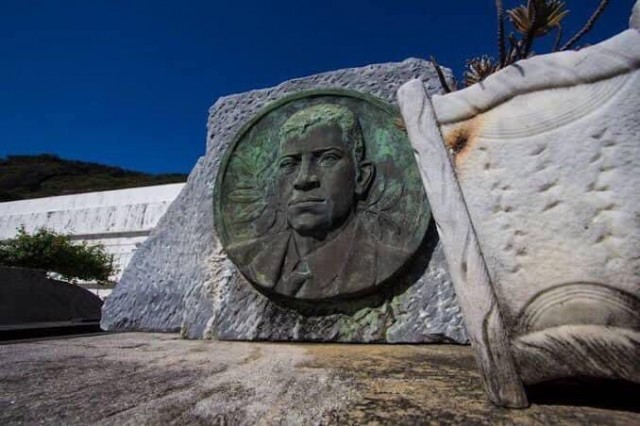 O túmulo do escritor no Rio de Janeiro. Foto: Reprodução.