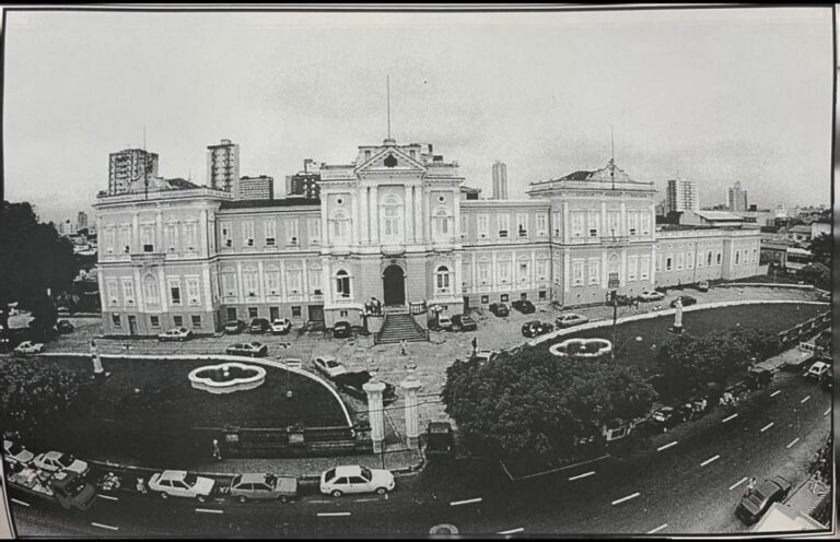 Pavilhão central do Hospital Português