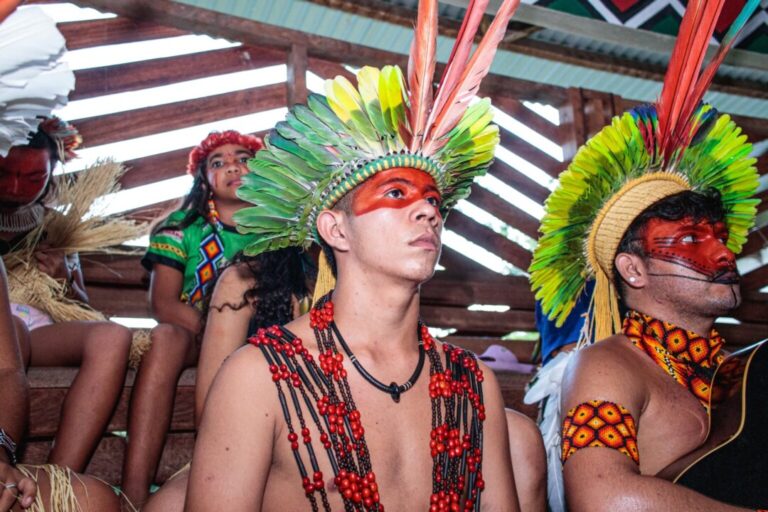 Programa de rádio dá visibilidade à cultura Puyanawa e fortalece tradições indígenas no Acre