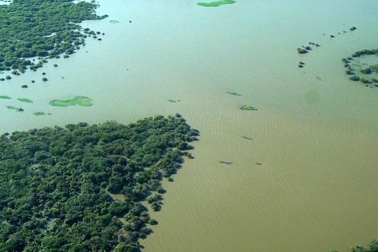 Estudo de dragagem e passagens críticas do Rio Tapajós é entregue ao DNIT