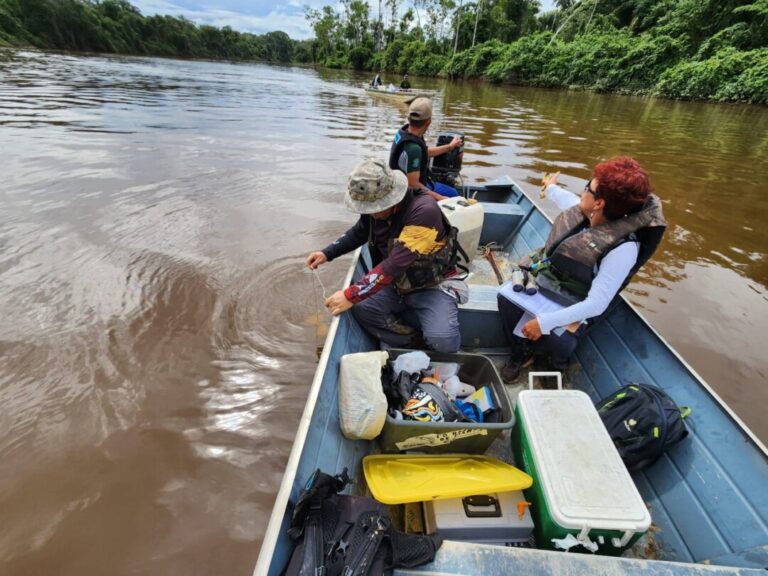 Expedição monitora teor de mercúrio na água em unidades de conservação em Roraima