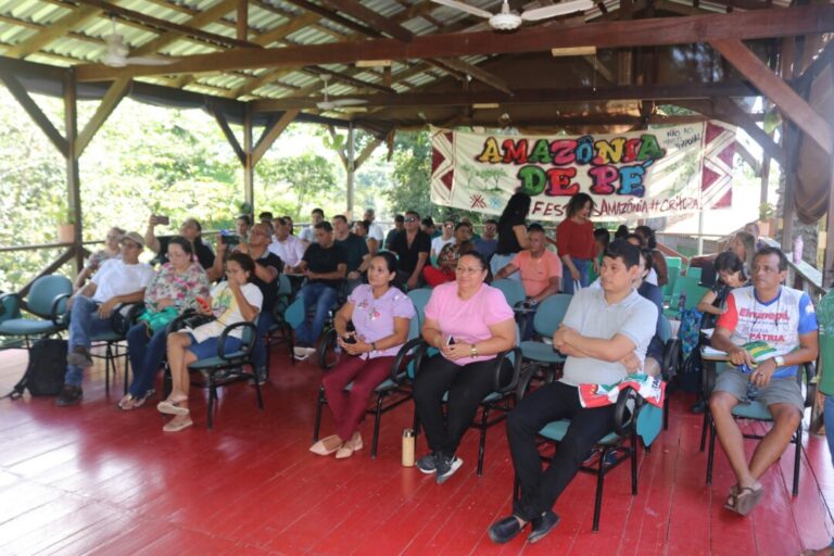 Jovens indígenas defendem legado de antepassados e proteção da floresta amazônica