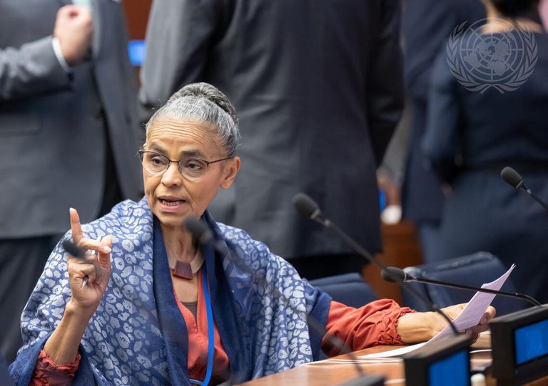 Apoio do Planalto à exploração do petróleo e obras de pavimentação da BR-319 isolam politicamente Marina Silva