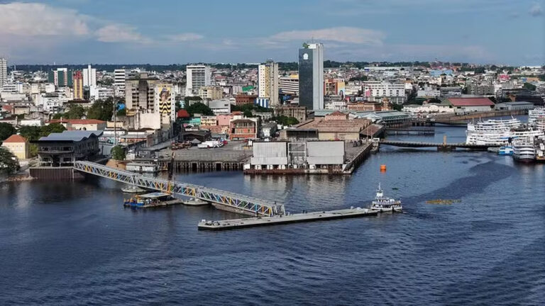 Píer turístico ‘Manaus 355’: atrativo ganhou nome em alusão ao aniversário da cidade