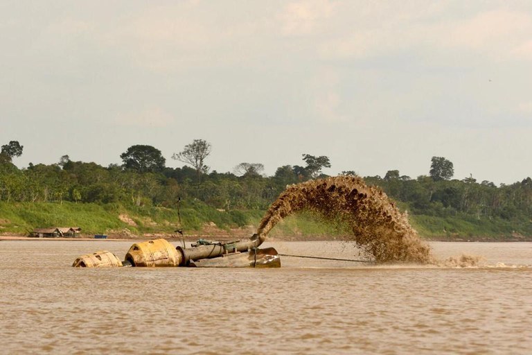 Editais são assinados com o objetivo de iniciar dragagem dos rios Amazonas e Solimões