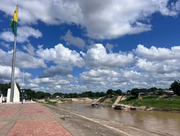 Baixo nível do Rio Acre acende alerta sobre possível nova seca severa