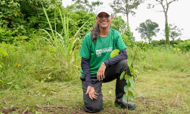 Medalhista olímpica, Rayssa Leal é madrinha de projeto ambiental na Amazônia