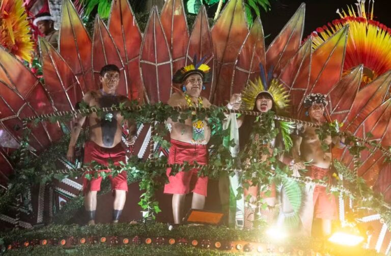 Filme sobre povo Yanomami no desfile da Salgueiro tem pré-estreia em cinema de Boa Vista