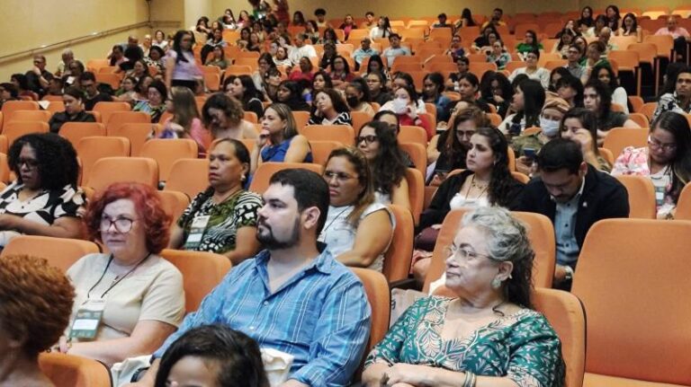 Professores participam de formação sobre ensinos e saberes das linguagens amazônicas no Pará