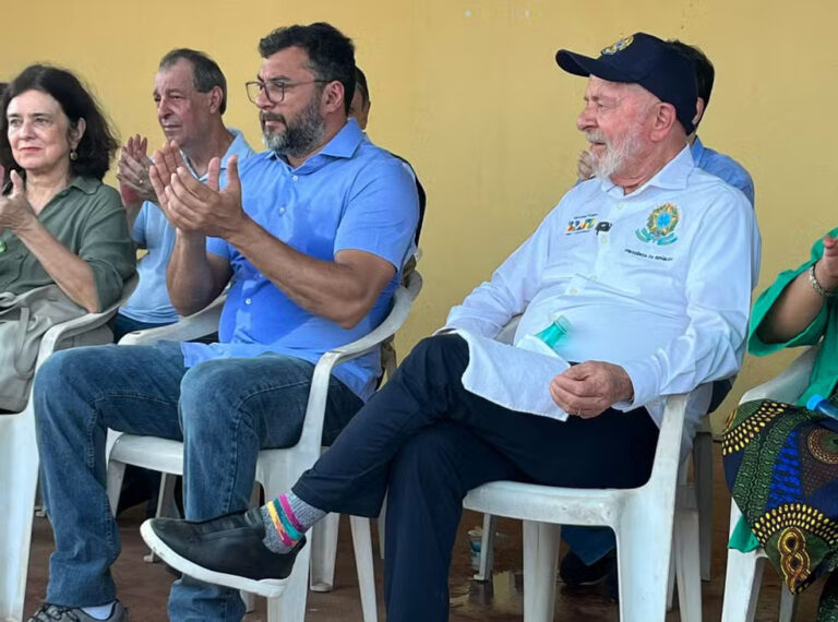 Em visita ao Amazonas, Lula defende diálogo para obras na BR-319