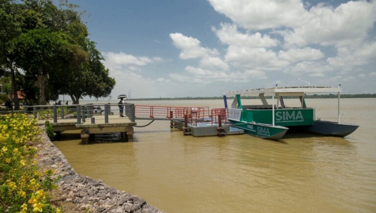 Primeiro catamarã movido a energia solar da Amazônia é lançado no Pará