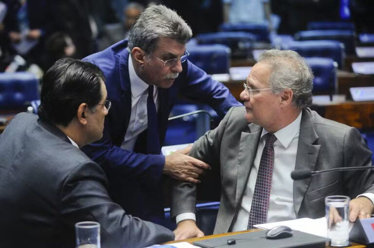 Romero Jucá, Eduardo Braga e Renan Calheiros são indiciados por corrupção e propina no Senado