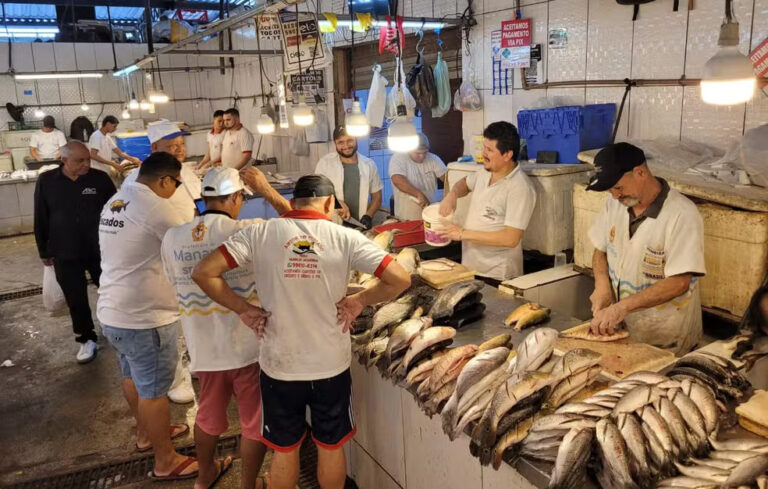 Pescadores temem que Manaus sofra escassez de peixes devido à seca