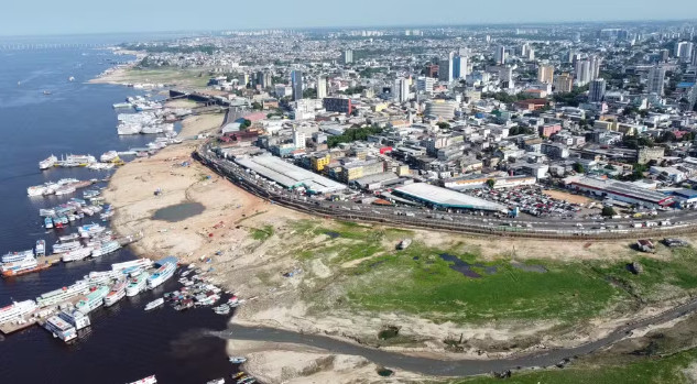 Rio Negro volta a encher em Manaus após alcançar recorde histórico em 2024