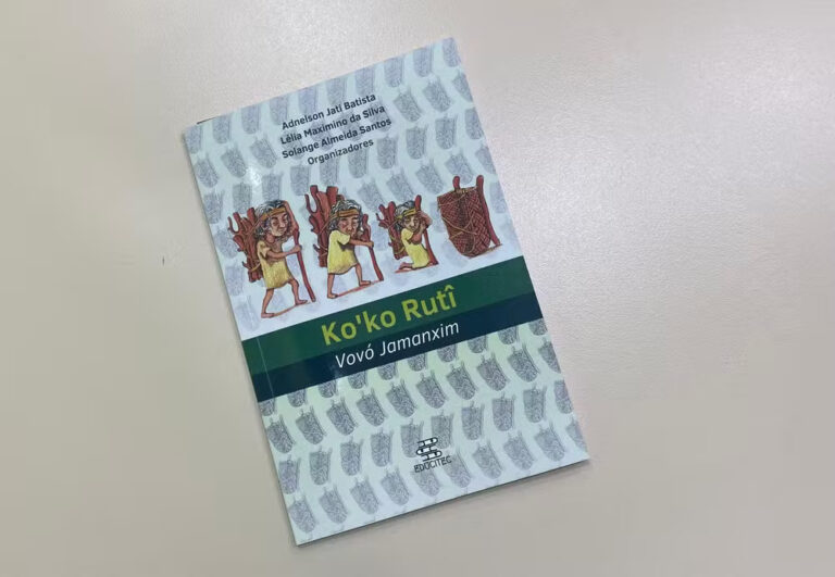 Professores de escolas indígenas em Roraima lançam livro sobre a cultura do povo Macuxi