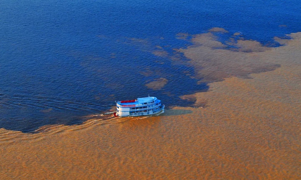 encontro das águas - rios negro e solimões - manaus amazonas amazônia