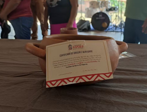 Selo reconhece qualidade de panelas de barro produzidas por mulheres Macuxi em Roraima