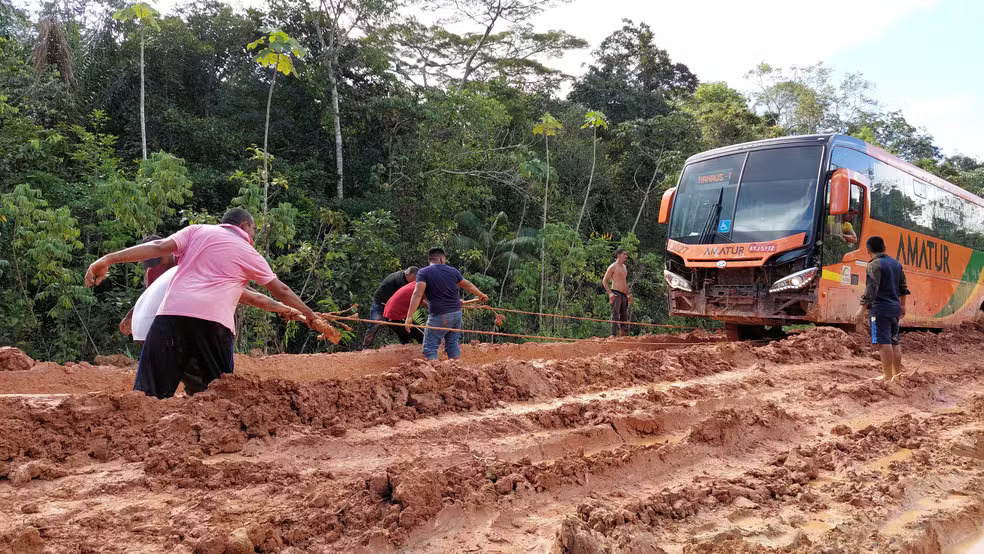 MPF pede suspensão do licenciamento das obras na BR-319 entre Manaus e ...