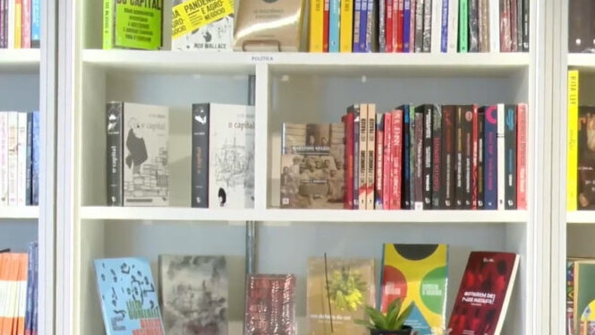 Livrarias físicas de Manaus resistem a era digital