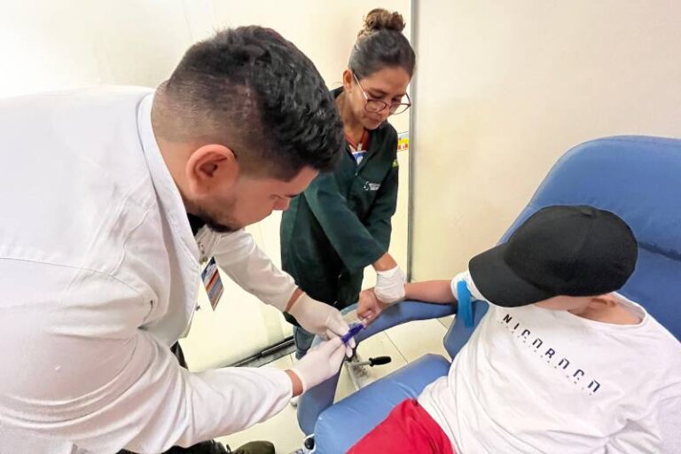 Biomédico no Pará cria estratégia humanizada para reduzir medo da coleta de sangue