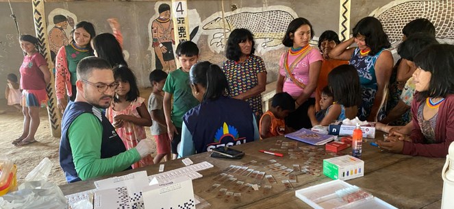 Ação integrada visa controlar parasitoses intestinais e hanseníase no Território Yanomami