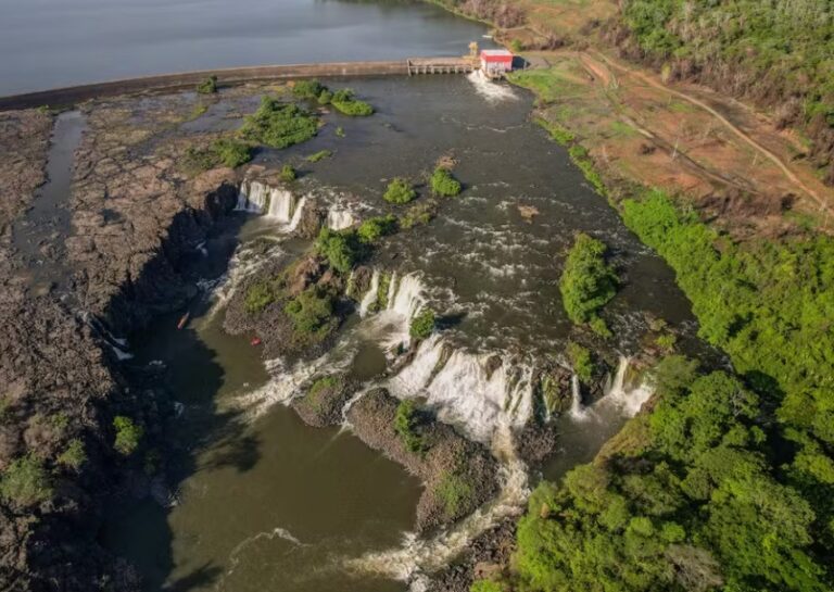 Cataratas de Santo Antônio: projeto propõe construir passarela em cachoeira no Sul do Amapá