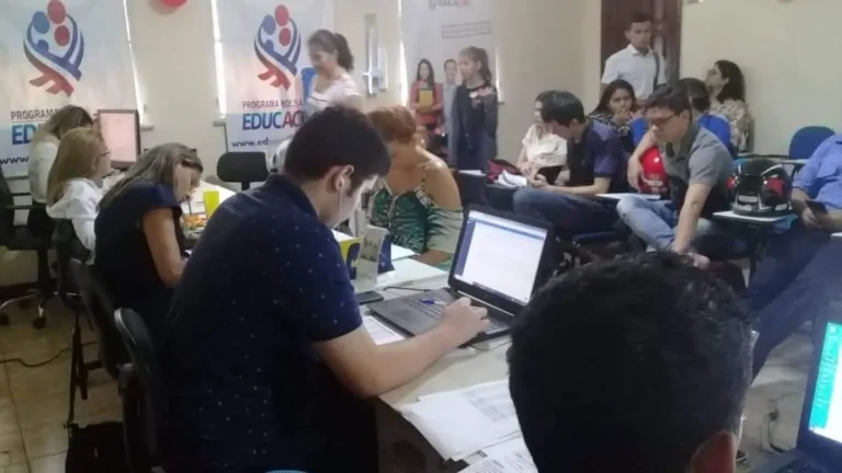 Instituto abre processo seletivo para 1.000 bolsistas em escolas de Manaus