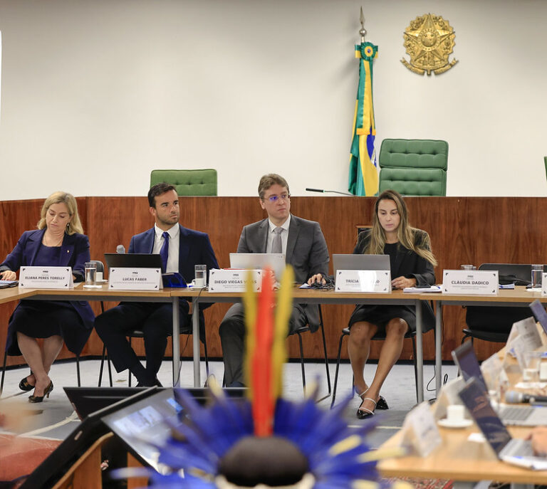 Integrantes de comissão especial recebem proposta de alteração da Lei do Marco Temporal