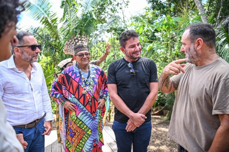 Tradição e sustentabilidade marcam parceria de Marcelo Rosenbaum com indígenas Yawanawá