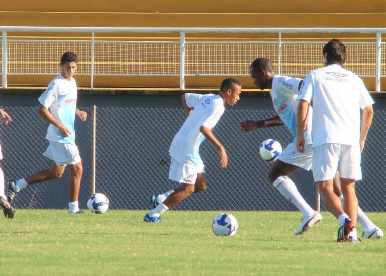 Treino no Florestão: Neymar já marcou gol contra Rio Branco-AC na Copa do Brasil 2009