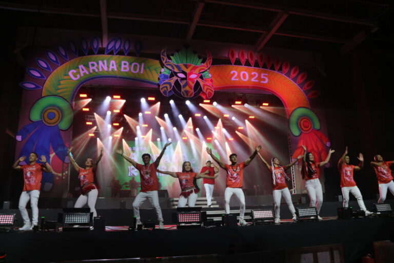Confira um resumo de como foi a primeira noite do Carnaboi 2025; FOTOS