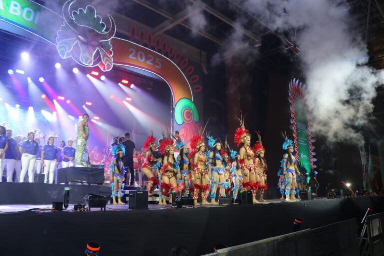 Carnaval Amazônico: segunda noite do Carnaboi 2025 é sucesso e encanta o público