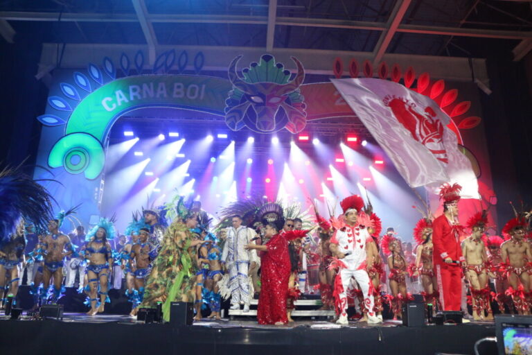 Confira um resumo de como foi a segunda noite do Carnaboi 2025; FOTOS