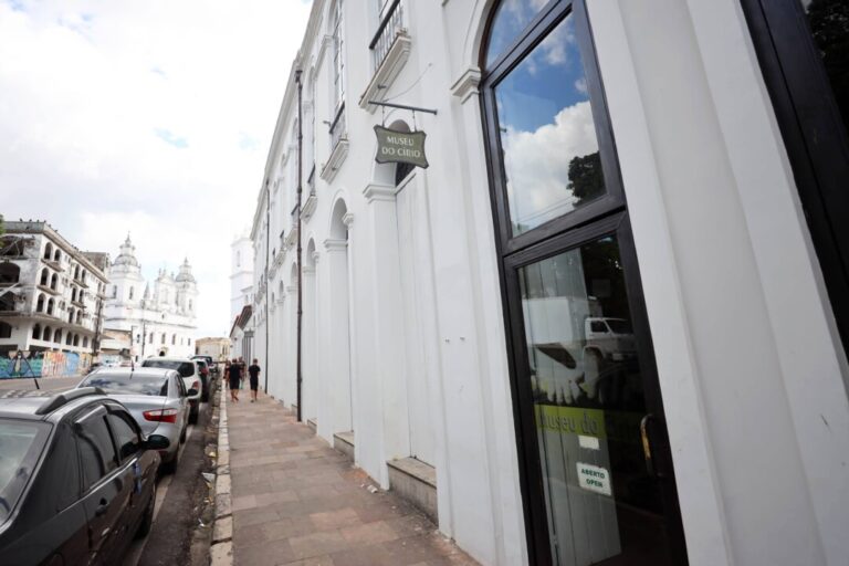 Exposição reúne fotografias históricas de Jacques Huber no Museu do Círio, em Belém