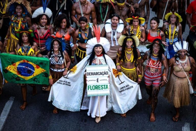 Terras Indígenas contra a crise climática: veja quais celebridades abraçaram a campanha “Brasil Indígena, Terra Demarcada”