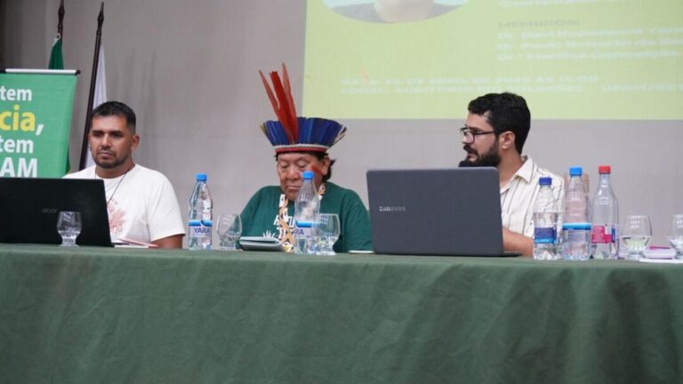 Três Indígenas Yanomami são os primeiros a receberem título de mestre pela Ufam