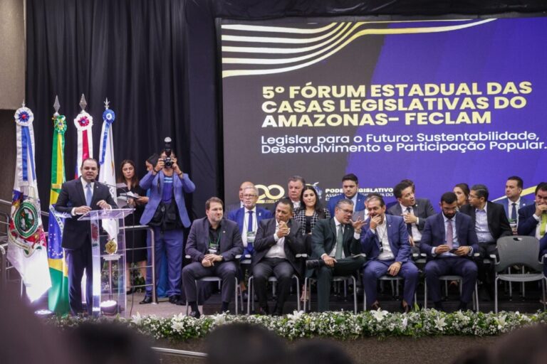 Presidente Roberto Cidade destaca importância do Feclam para a melhoria das atividades parlamentares nos municípios do interior do Amazonas