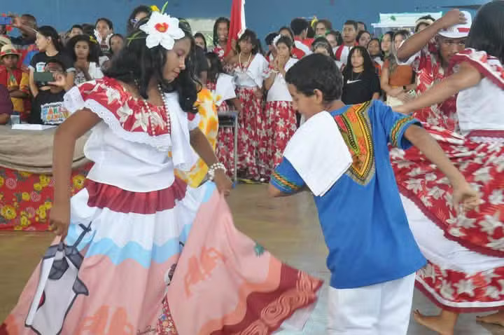 Marabaixo é usado para ensinar a história afro-amapaense em escola no Amapá