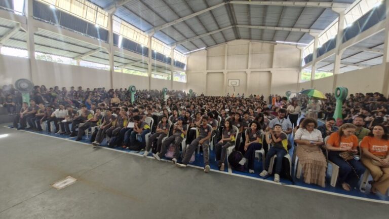 ‘Ópera nas Escolas’ leva arte e encantamento a estudantes da rede pública em Manaus
