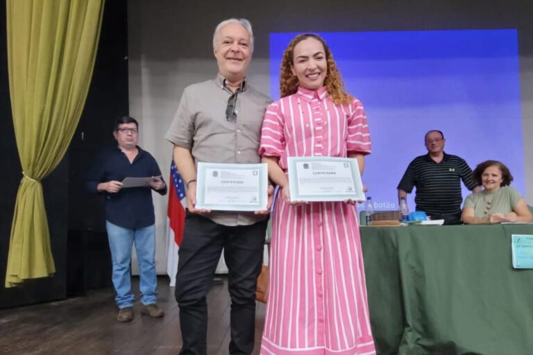 Professora vence prêmio de Geografia por tese sobre metropolização do Amazonas