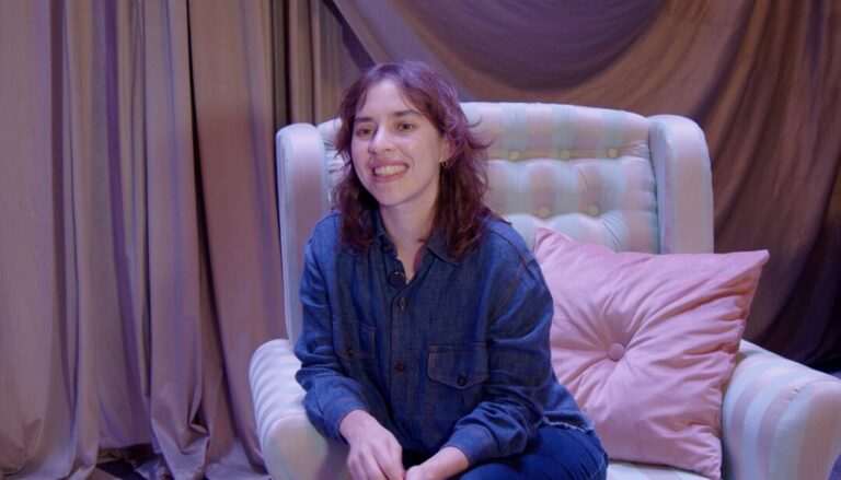 “A magia do teatro é muito potente”, afirma cenógrafa do FAO