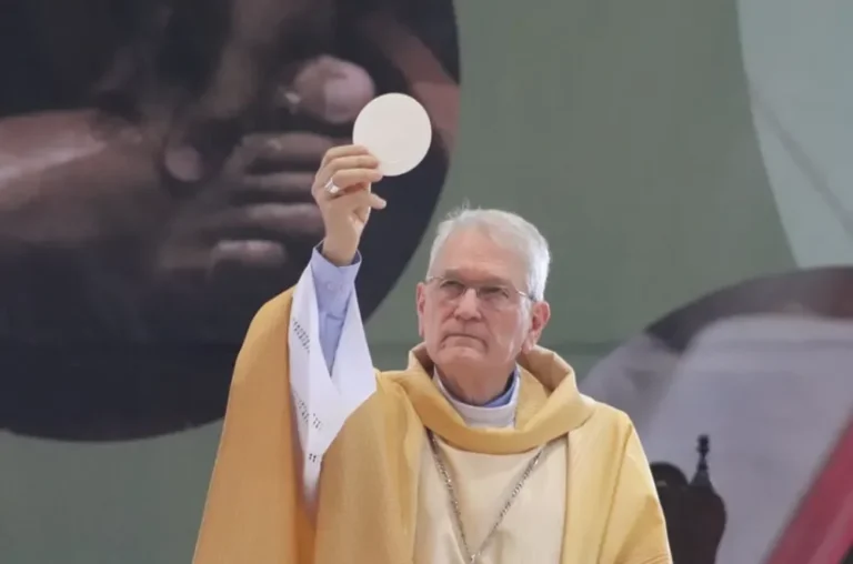 Arcebispo de Manaus é apontado como um dos favoritos para ser papa