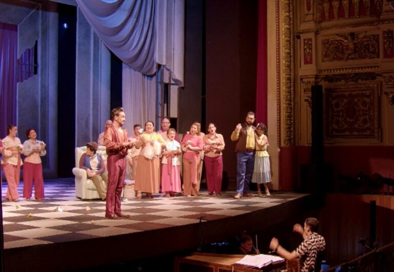 Entenda como funciona a criação e troca de figurinos durante o Festival Amazonas de Ópera 2025