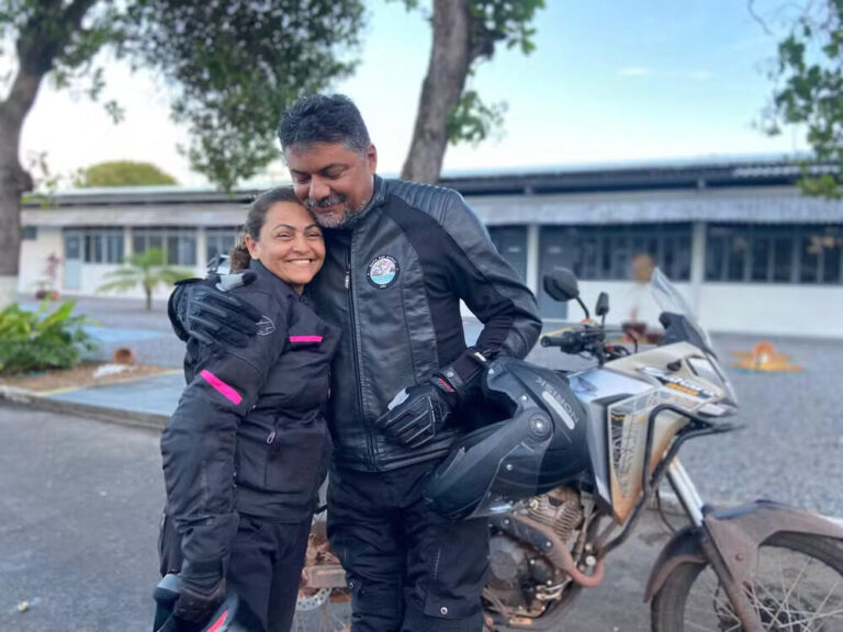 Casal paraense mapeia águas nas fronteiras do país durante viagem de motocicleta
