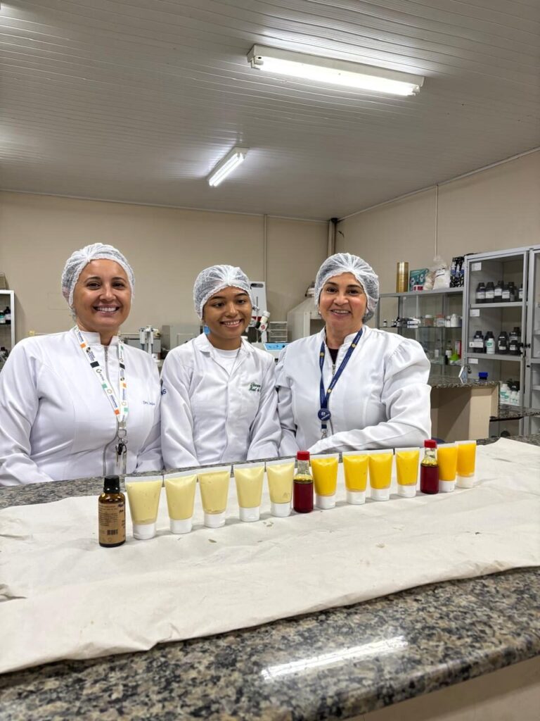 Estudante desenvolve creme hidratante à base de óleo de buriti para cuidados com idosos e diabéticos