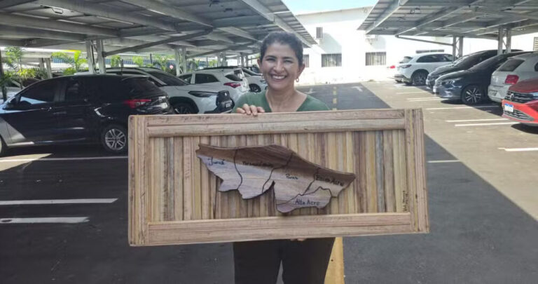 Acreana transforma luto em artesanato com materiais reciclados: ‘A arte me salvou’