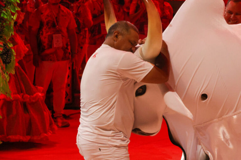 Denildo Piçanã se despede como tripa do Garantido após 30 anos e passa legado ao filho