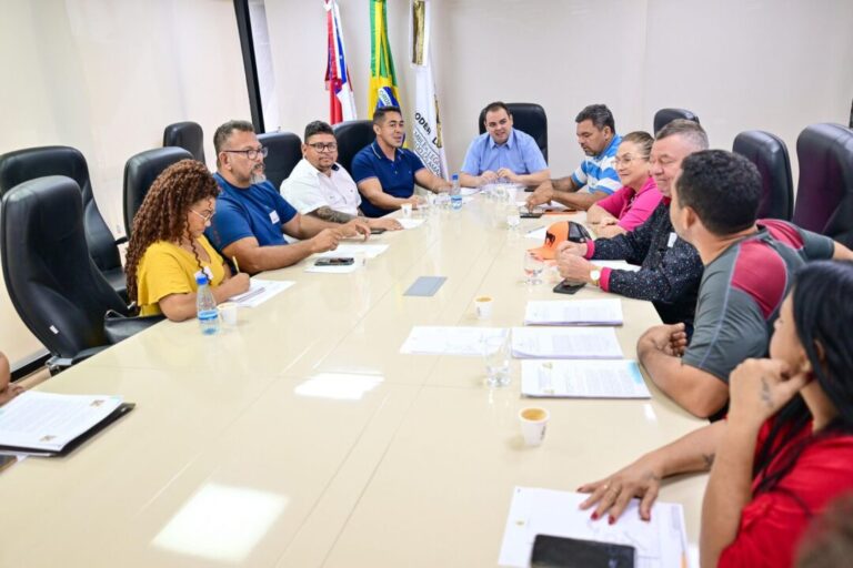 Em reunião com moradores de Presidente Figueiredo, Roberto Cidade confirma início das obras da Rodovia AM-240 após sua articulação