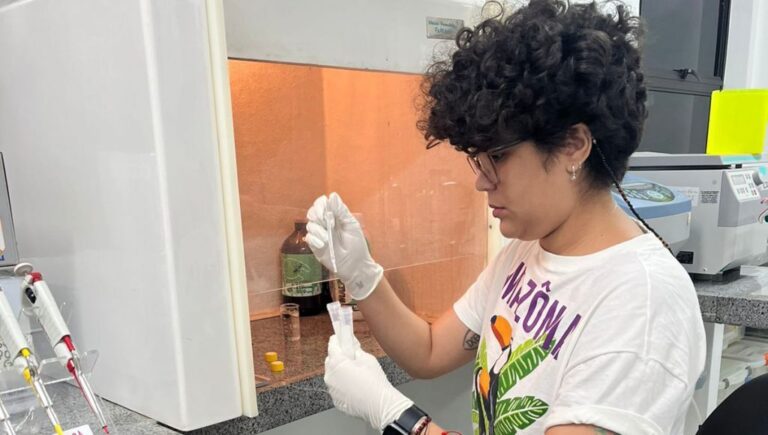 Riscos das mudanças climáticas e da poluição por microplásticos para a saúde dos igarapés da Amazônia são analisados em pesquisa